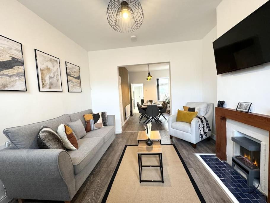 Stylish Home In York - Free Wifi & Parking - Close To Racecourse & City Centre Exterior photo